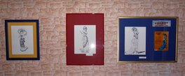 Trois fois Margot, encadrés, sur un mur Trois fois Margot, encadrés, sur un mur