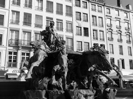 Photo utilisée de la fontaine des terreaux (Lyon)