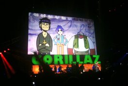 Apparition de Murdoc lors d'un concert