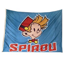 Drapeau tissu Spirou par André Franquin. Drapeau tissu Spirou par André Franquin.