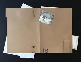 Dos du dossier du NYPD avec le portrait de Mona Griffit