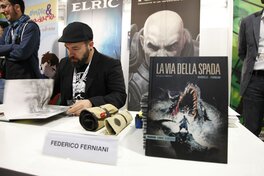 L'artiste et la couverture d'édition italienne L'artiste et la couverture d'édition italienne