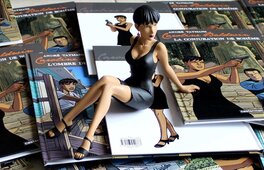 La magnifique statuette en résine réalisée pour la galerie « Les dessous du dessin ». La magnifique statuette en résine réalisée pour la galerie « Les dessous du dessin ».