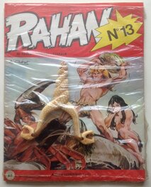 Le Rahan 13 de Mars 1975 avec Son Blister D'Origine ( Proprement Ouvert en Haut ) et son Gadget Le Lance-Pierres .