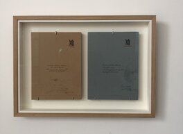 Encadrement d'art - musée conservant les deux albums dédicacés côte à côte - accès arrière et oeuvres amovibles pour accéder facilement aux portfolios et documents des dossiers Encadrement d'art - musée conservant les deux albums dédicacés côte à côte - accès arrière et oeuvres amovibles pour accéder facilement aux portfolios et documents des dossiers