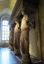 Les Caryatides du  Louvre