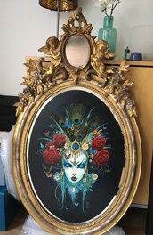 Cadre/miroir de forme ovale avec ovale sur fronton et à la feuille d'or et d'argent Cadre/miroir de forme ovale avec ovale sur fronton et à la feuille d'or et d'argent