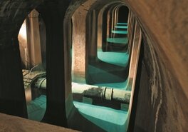 Vue intérieure du réservoir de Montsouris