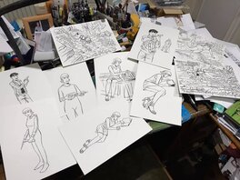 Sur le bureau d’André Taymans avant mise en couleurs (photo : Facebook André Taymans).. Sur le bureau d’André Taymans avant mise en couleurs (photo : Facebook André Taymans)..