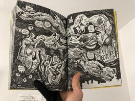 La double page dans La Folie des lucioles La double page dans La Folie des lucioles