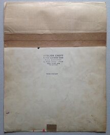 Le Verso de La Couverture avec son Papier de protection , Bande Kraft et Tampon des éditions Pierre Mouchot Atelier CHOTT. Le Verso de La Couverture avec son Papier de protection , Bande Kraft et Tampon des éditions Pierre Mouchot Atelier CHOTT.