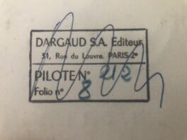 Cachet au dos Cachet au dos
