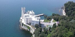 Château de Miramare, commune de Trieste. Réalisé entre 1856 et 1860. Château de Miramare, commune de Trieste. Réalisé entre 1856 et 1860.
