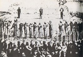 Photographie de l'exécution de Maximilien (à droite) et des généraux Miramón et Mejía au Cerro de las Campanas le 19 juin 1867.