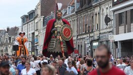 Défilé dans les rues de la ville. Défilé dans les rues de la ville.