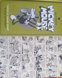 Couverture du tome 2 de l'édition américaine Fantagraphics Couverture du tome 2 de l'édition américaine Fantagraphics
