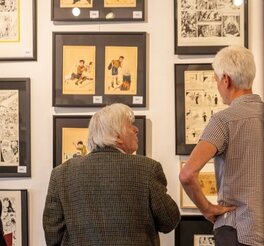 Exposition chez AZ où deux très anciens collectionneurs belges s'extasient devant ces cartes jamais vues depuis quasiment un siècle Exposition chez AZ où deux très anciens collectionneurs belges s'extasient devant ces cartes jamais vues depuis quasiment un siècle