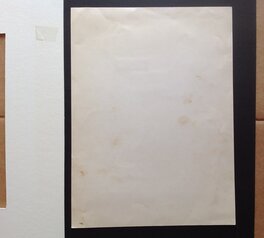 Un peu sale (marque , empreinte ) au dos ..., c'est léger Un peu sale (marque , empreinte ) au dos ..., c'est léger