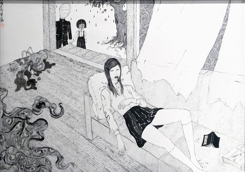 Sous une pluie noire, deux figures observent une jeune femme allongée sur un canapé et... par Daisuke Ichiba - Original Illustration